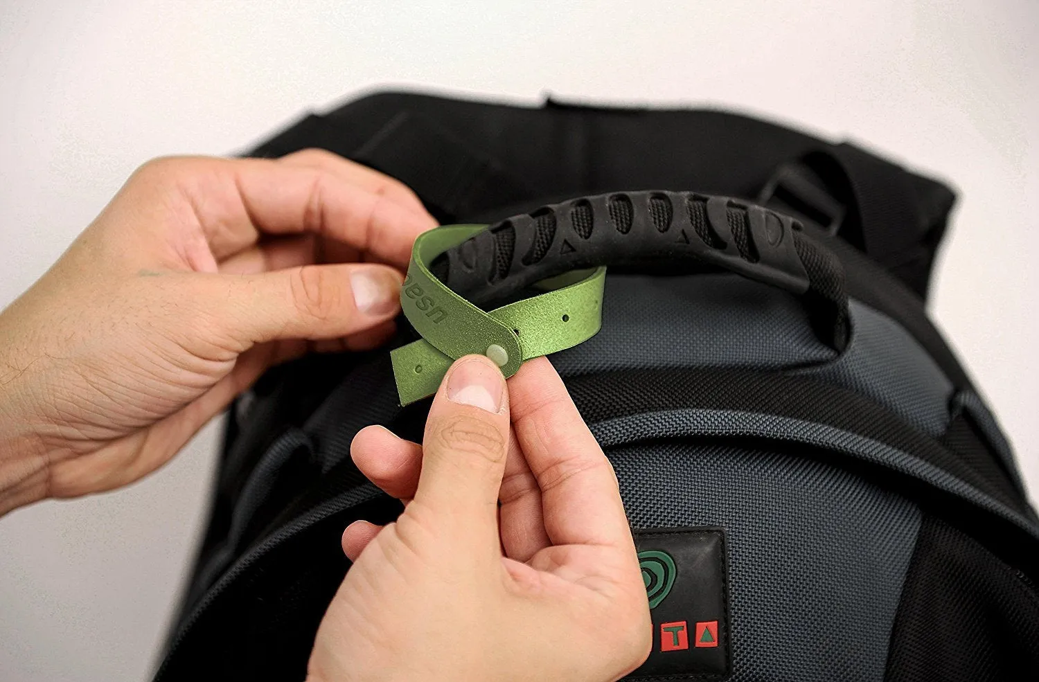 Natural 7 Mosquito Repellent Bracelet Plus 6 Patches for Kids and Adults (Green)